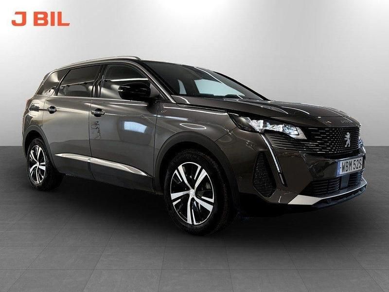 Grå Begagnad 2024 Peugeot 5008 GTi SUV | 319 900 kr (Bra pris) - Bild 1/4