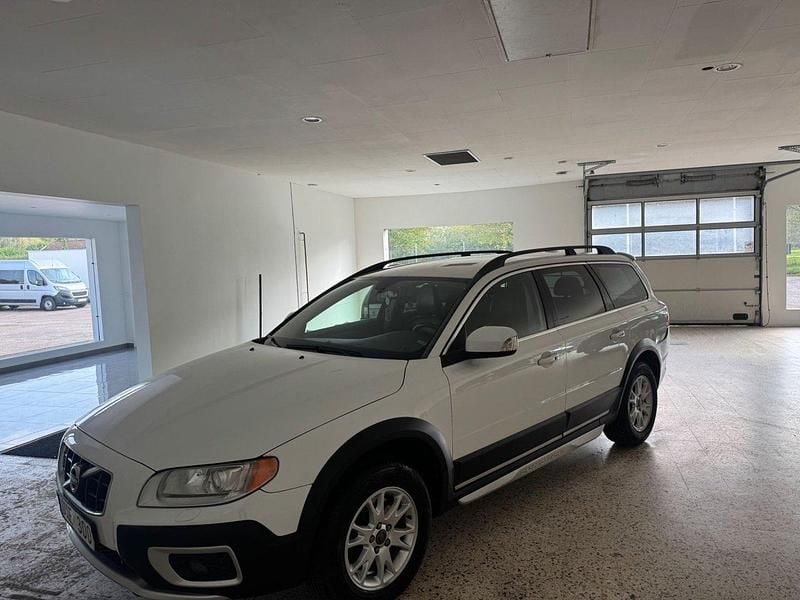 Vit Begagnad 2011 Volvo XC70 Summum SUV | 58 900 kr (Marknadspris) - Bild 1/4