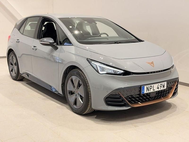 Begagnad Cupra Born 169 kW (231 HK) 2023 Grå Halvkombi