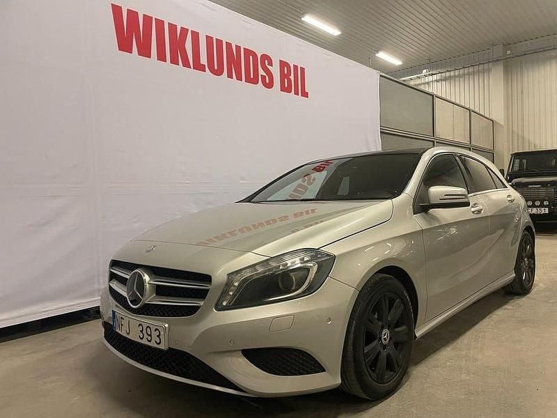 Silver Begagnad 2012 Mercedes A180 Urban Halvkombi | 109 900 kr (Marknadspris) - Bild 1/4
