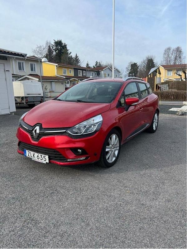 Röd Begagnad 2017 Renault Clio GrandTour Kombi | 65 000 kr (Superpris) - Bild 1/1