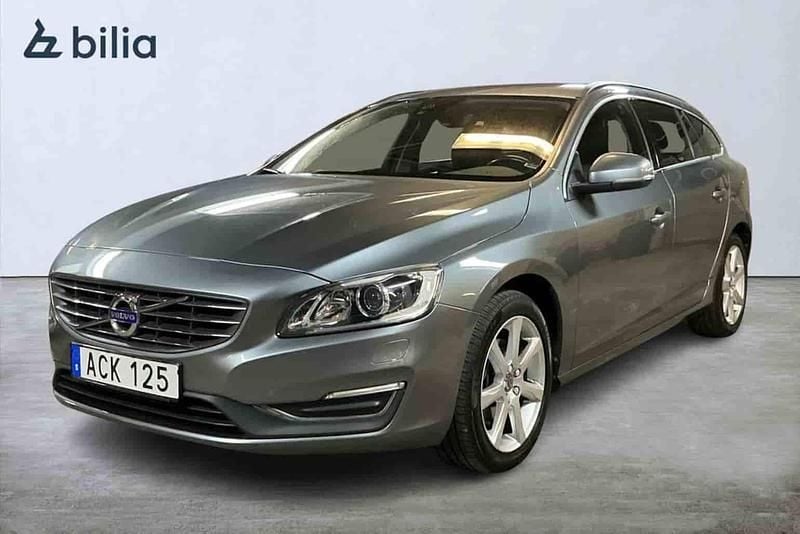 Grå Begagnad 2017 Volvo V60 Kombi | 179 900 kr - Bild 1/1