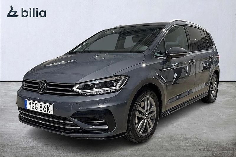 Mörkgrå Ny 2025 VW Touran Life Minibuss | 389 900 kr (Bra pris) - Bild 1/4