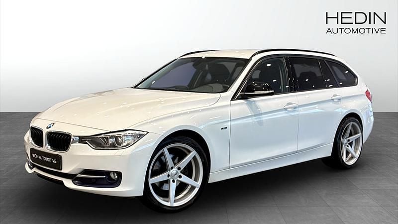 Begagnad 2015 BMW 320 Sport Line Kombi | 174 700 kr (Bra pris) - Bild 1/4