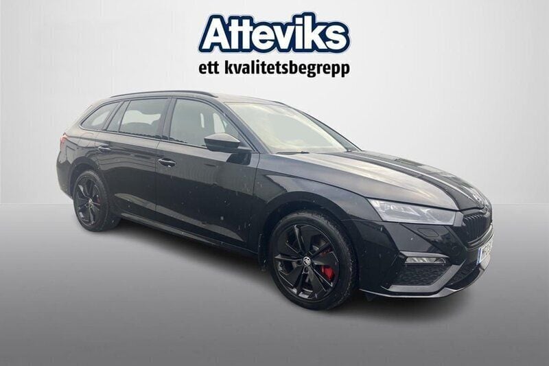 Svart Begagnad 2023 Skoda Octavia RS Kombi | 389 900 kr (Bra pris) - Bild 1/4