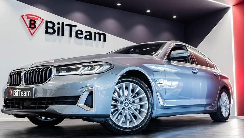 Begagnad BMW 530 Luxury Line 292 HK (214 kW) 2022 Blå Sedan