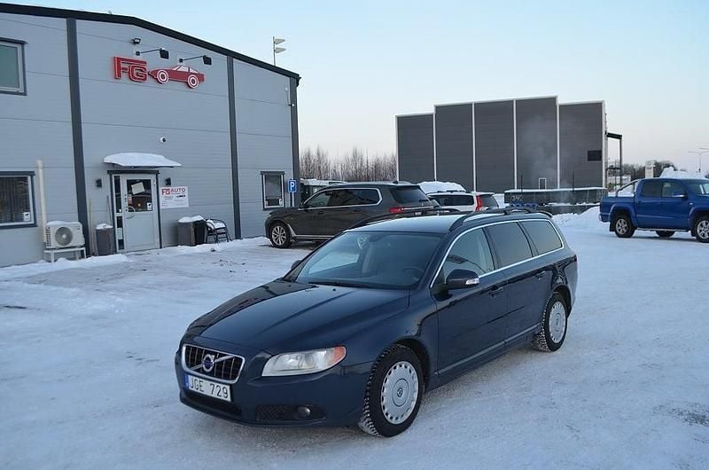 Blå Begagnad 2011 Volvo V70 Momentum Kombi | 79 000 kr (Superpris) - Bild 1/4