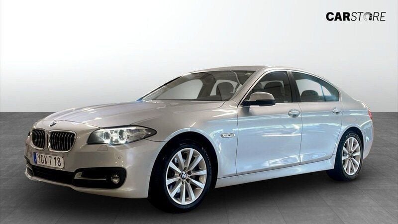 Silver Begagnad 2016 BMW 520 Sedan | 209 000 kr (Marknadspris) - Bild 1/4
