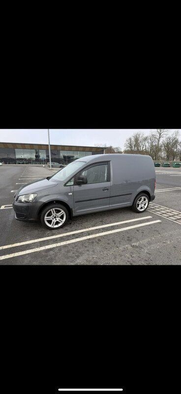 Grå Begagnad 2015 VW Caddy Minibuss | 75 000 kr (Marknadspris) - Bild 1/3
