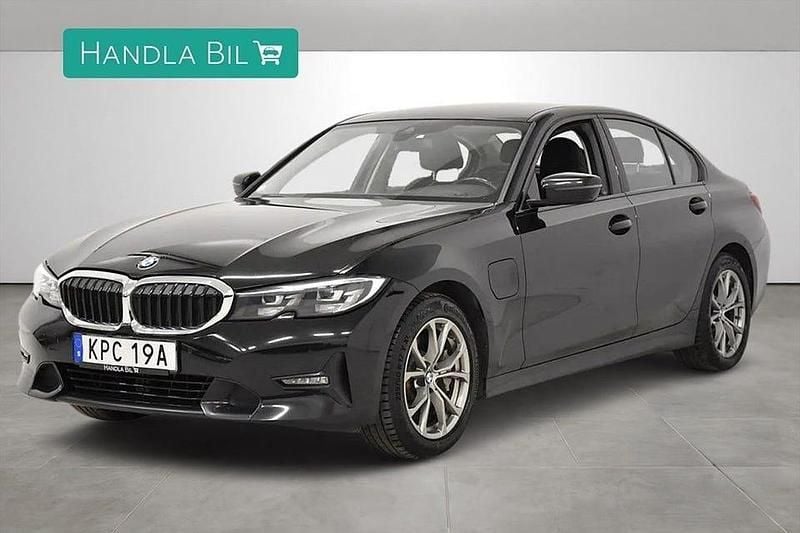 Svart Begagnad 2020 BMW 330 Sport Line Sedan | 239 900 kr (Marknadspris) - Bild 1/4