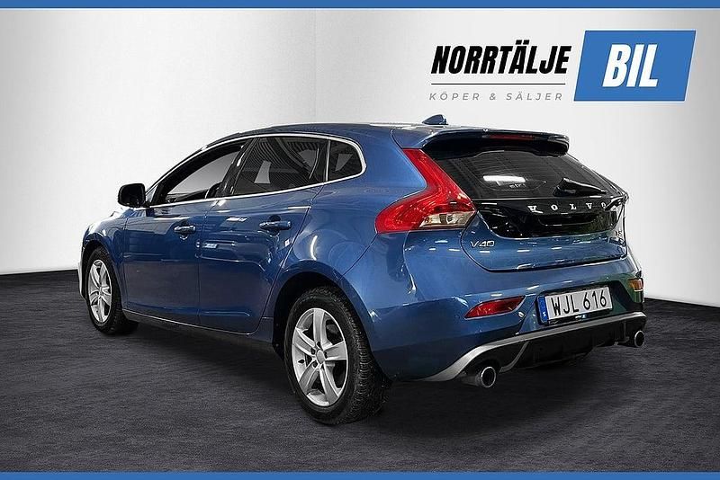 Begagnad Volvo V40 R-Design 152 HK (111 kW) 2018 Blå Halvkombi