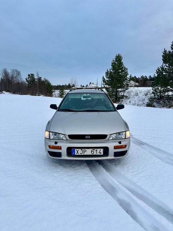 Begagnad 2000 Subaru Impreza Kombi | 18 900 kr - Bild 1/4