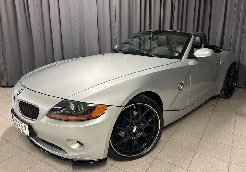 Silver Begagnad 2003 BMW Z4 Sport Line Cab | 122 900 kr (Dyr) - Bild 1/4