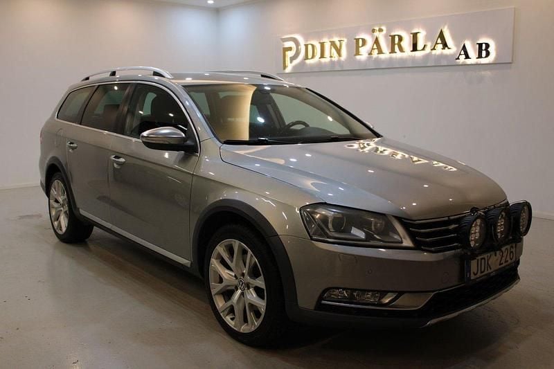 Silver Begagnad 2012 VW Passat Alltrack Kombi | 79 900 kr (Bra pris) - Bild 1/4