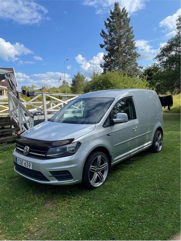 Silver Begagnad 2016 VW Caddy Minibuss | 70 000 kr (Bra pris) - Bild 1/4