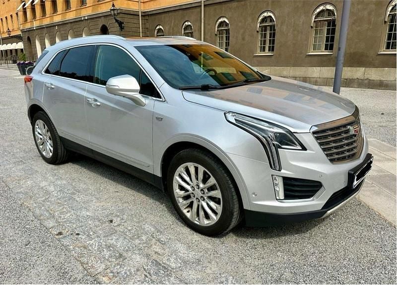 Silver Begagnad 2018 Cadillac XT5 SUV | 195 000 kr - Bild 1/4