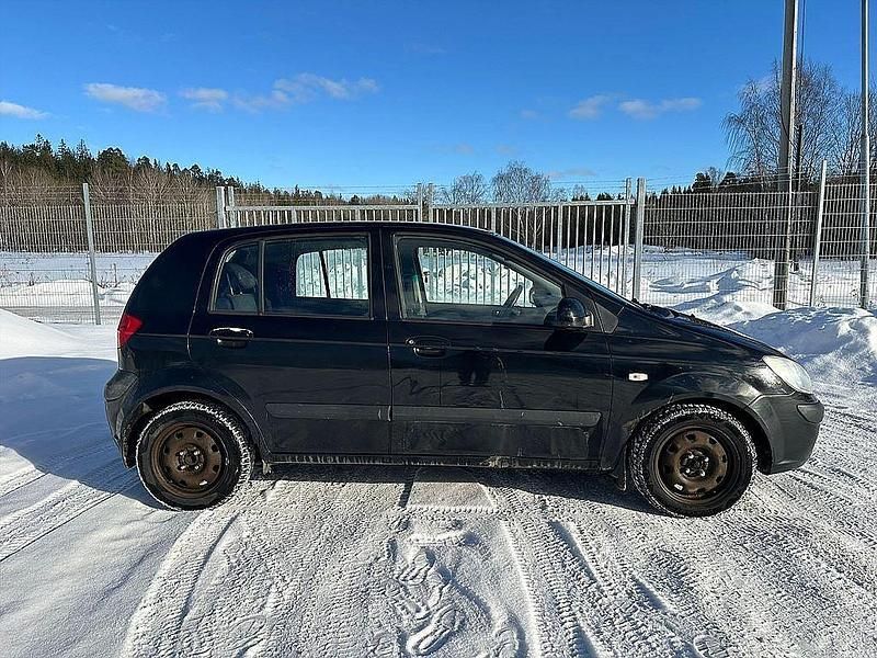 Begagnad Hyundai Getz 97 HK (71 kW) 2007 Svart Halvkombi