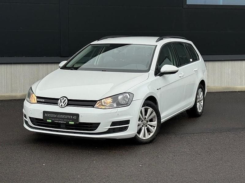 Vit Begagnad 2014 VW Golf VII Kombi | 69 800 kr (Lite dyr) - Bild 1/4
