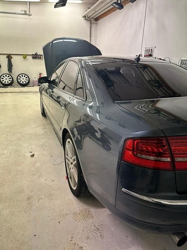 Begagnad Audi A8 326 HK (239 kW) 2006 Dolphin grey metallic Sedan