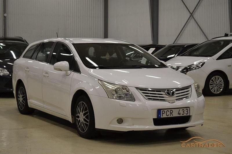 Vit Begagnad 2009 Toyota Avensis Business Edition Kombi | 39 900 kr (Bra pris) - Bild 1/4