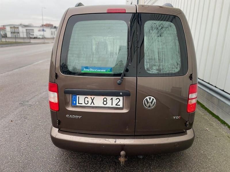 Begagnad VW Caddy 102 HK (75 kW) 2011 Brun Minibuss