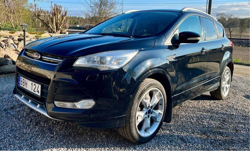 Svart Begagnad 2014 Ford Kuga Titanium X SUV | 87 000 kr (Marknadspris) - Bild 1/4