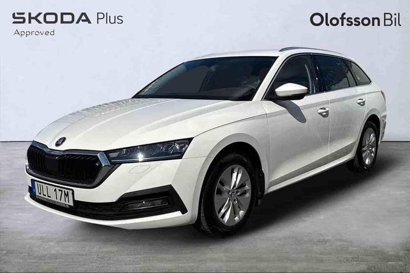 Vit Begagnad 2022 Skoda Octavia Kombi | 254 900 kr - Bild 1/1