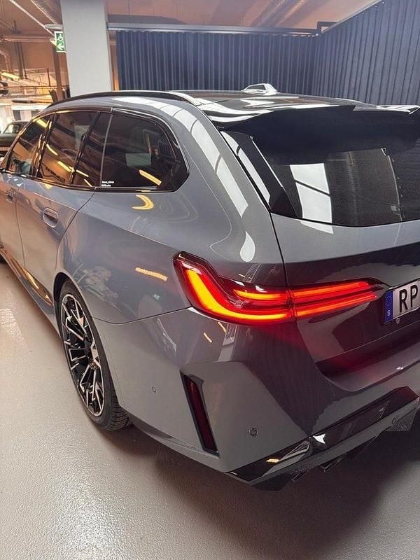 Begagnad BMW M5 728 HK (535 kW) 2025 Grå Kombi