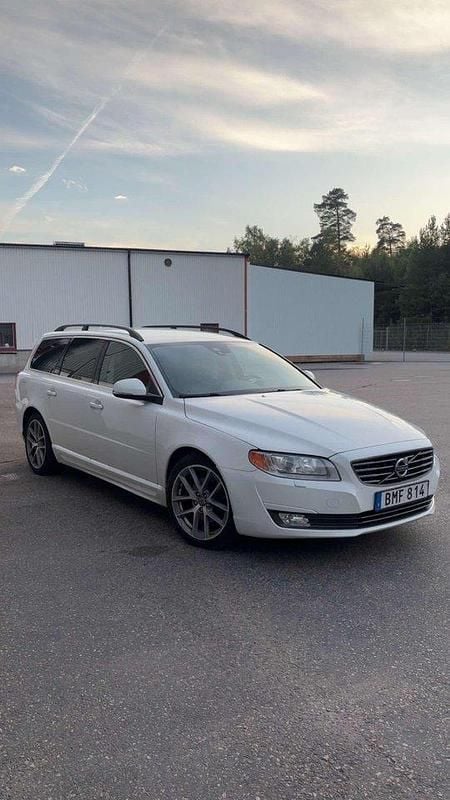 Vit Begagnad 2014 Volvo V70 Momentum Kombi | 83 000 kr (Superpris) - Bild 1/2