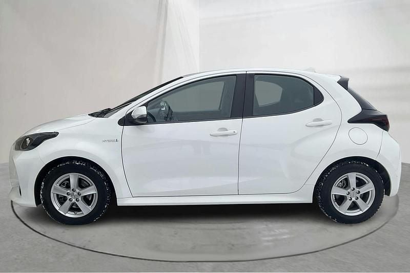 Begagnad Toyota Yaris 116 HK (85 kW) 2021 Vit Halvkombi