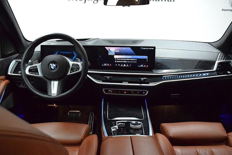 Begagnad BMW X7 Exclusive 352 HK (258 kW) 2023 Black sapphire metallic SUV