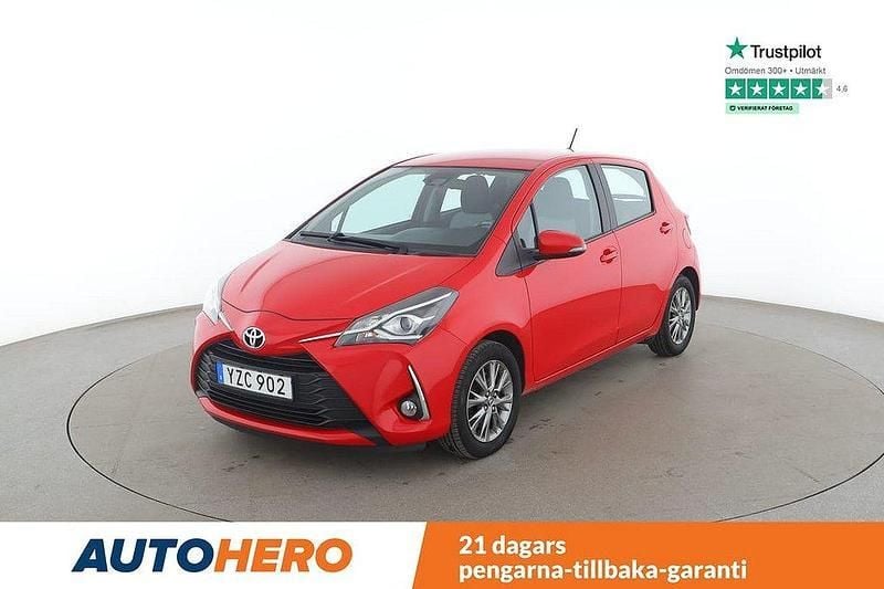 Röd Begagnad 2017 Toyota Yaris Halvkombi | 127 000 kr (Marknadspris) - Bild 1/4