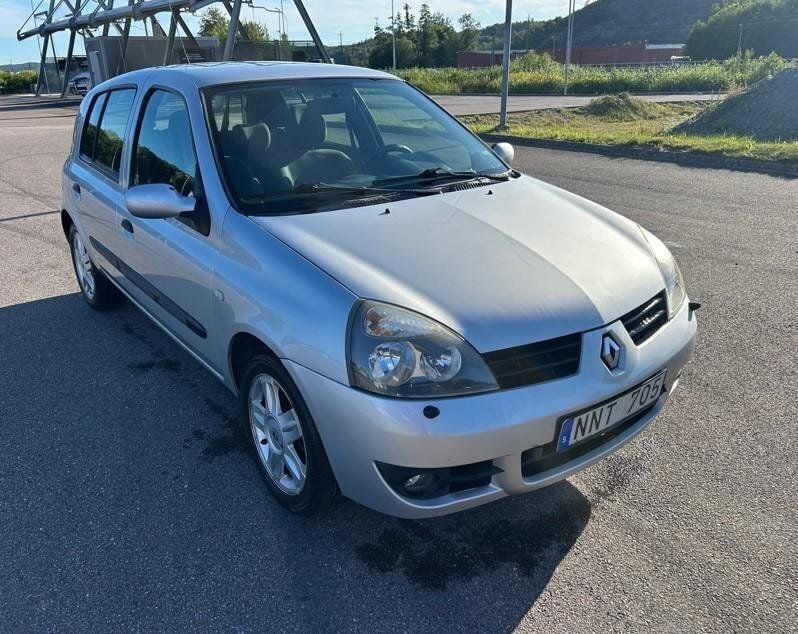 Grå Begagnad 2007 Renault Clio R.S. Halvkombi | 16 000 kr (Bra pris) - Bild 1/4