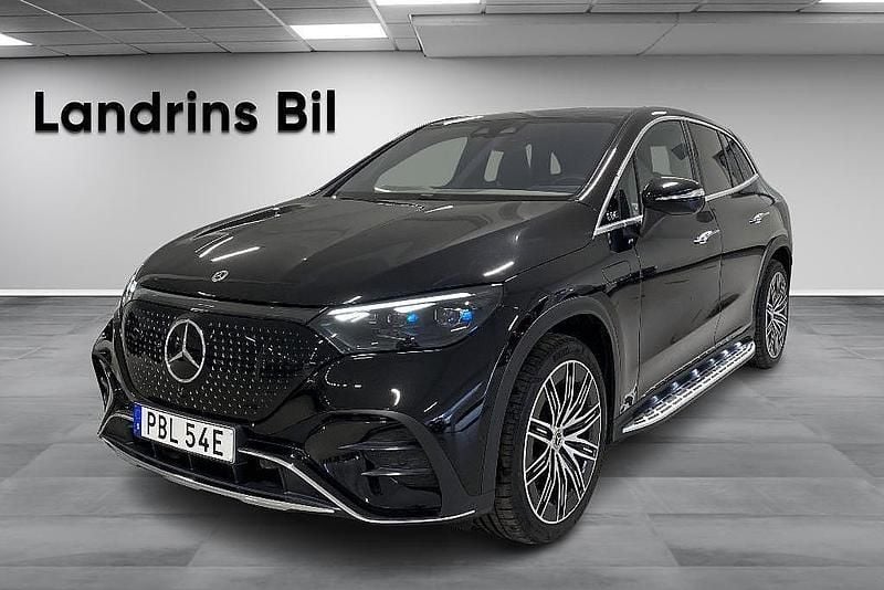 Svart (obsidiansvart metallic) Begagnad 2024 Mercedes EQE350 AMG Line Premium SUV | 769 900 kr (Marknadspris) - Bild 1/4