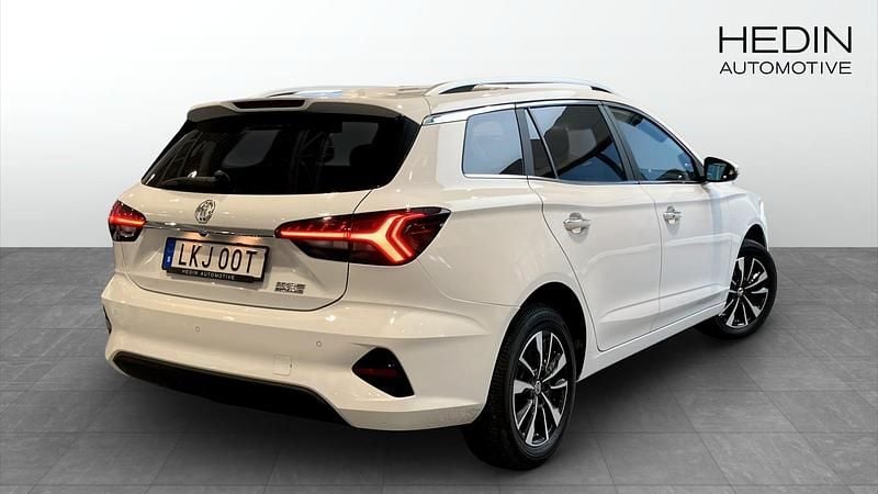 Begagnad MG MG5 EV Comfort 130 kW (177 HK) 2022 Vit Kombi
