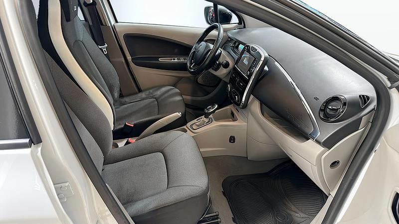Begagnad Renault Zoe 64 kW (88 HK) 2016 Vit Halvkombi