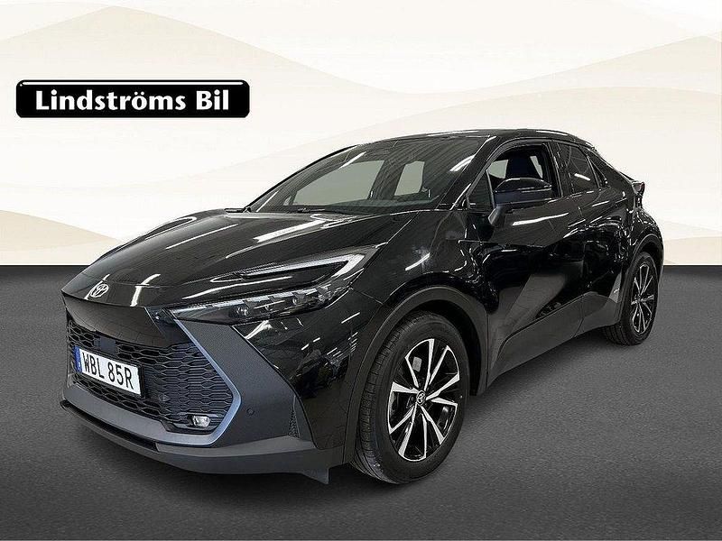 Svart Begagnad 2024 Toyota C-HR Style SUV | 405 900 kr (Marknadspris) - Bild 1/3