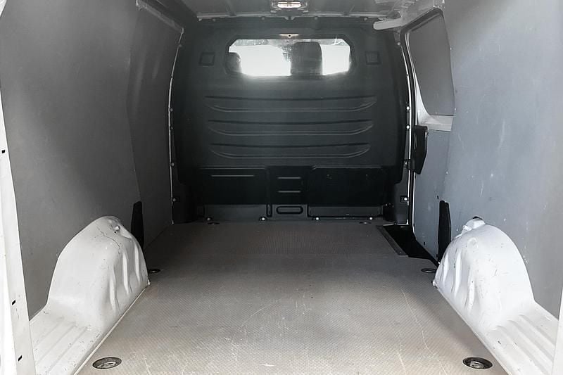 Begagnad Peugeot Expert 146 HK (107 kW) 2022 Vit Van