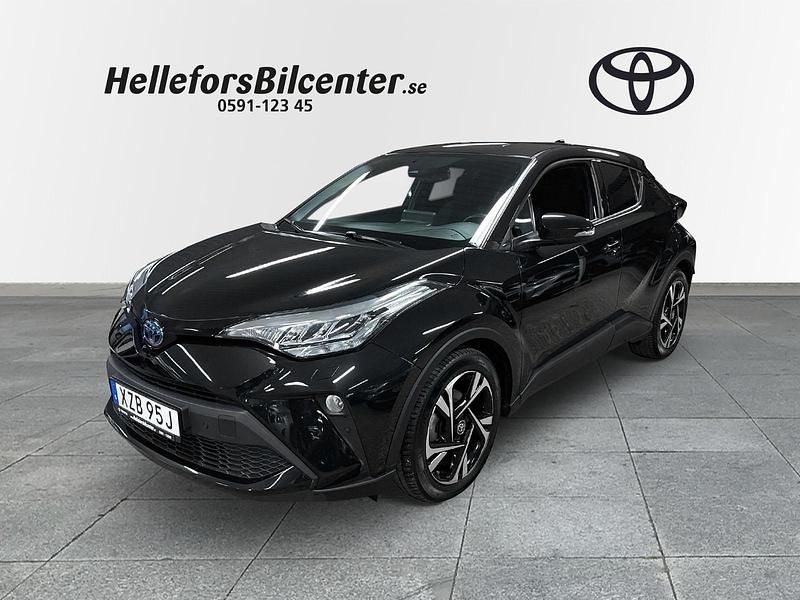 Svart Begagnad 2022 Toyota C-HR SUV | 269 500 kr (Marknadspris) - Bild 1/4