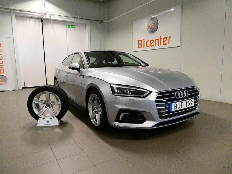 Silver Begagnad 2018 Audi A5 Sportback Halvkombi | 269 900 kr (Marknadspris) - Bild 1/3