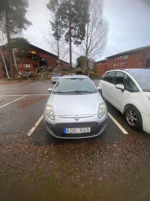 Begagnad 2010 Fiat Punto Evo Halvkombi | 13 000 kr - Bild 1/4