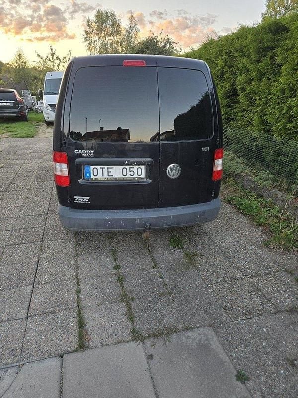 Svart Begagnad 2009 VW Caddy Maxi Minibuss | 36 000 kr (Superpris) - Bild 1/4