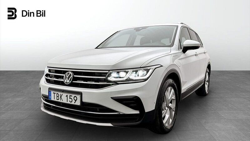 Vit Begagnad 2023 VW Tiguan Elegance SUV | 399 500 kr (Marknadspris) - Bild 1/4