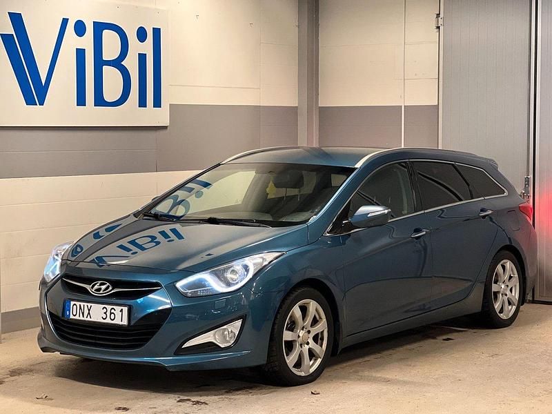 Blå Begagnad 2013 Hyundai i40 Kombi | 79 900 kr (Marknadspris) - Bild 1/4