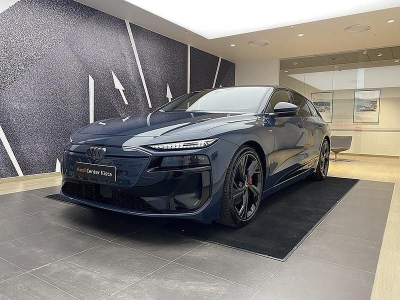 Mörkblå Ny 2025 Audi A6 e-tron S-Line Kombi | 954 400 kr (Marknadspris) - Bild 1/4