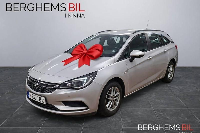 Grå Begagnad 2018 Opel Astra Kombi | 109 800 kr (Marknadspris) - Bild 1/4