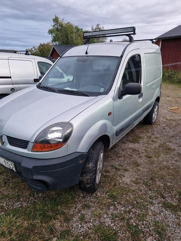 Grå Begagnad 2004 Renault Kangoo Sedan | 10 000 kr (Superpris) - Bild 1/4