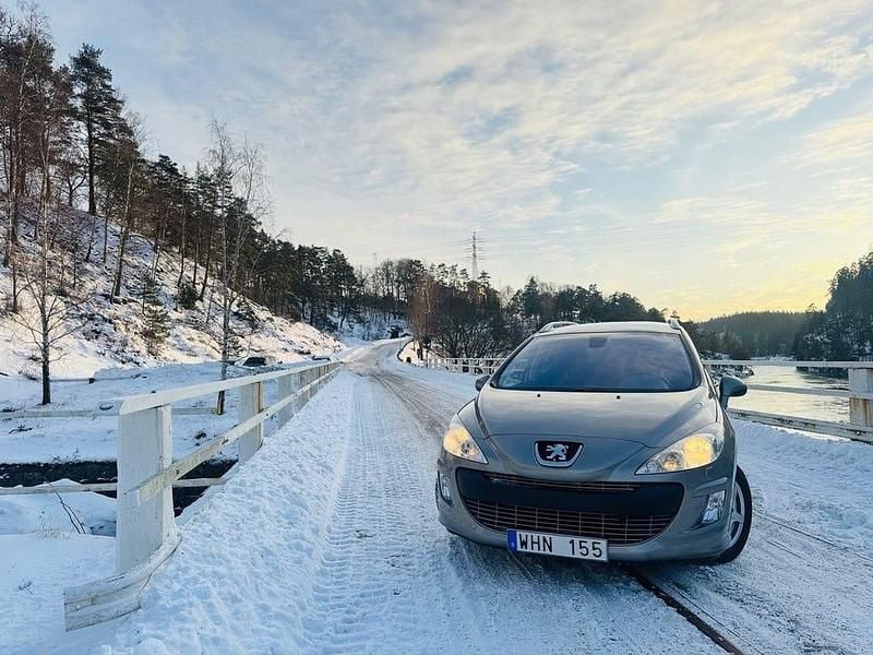 Begagnad Peugeot 308 SW 120 HK (88 kW) 2010 Grå Kombi