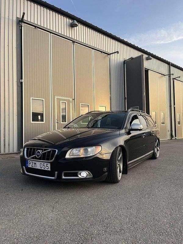Svart Begagnad 2009 Volvo V70 Kombi | 55 000 kr (Bra pris) - Bild 1/3