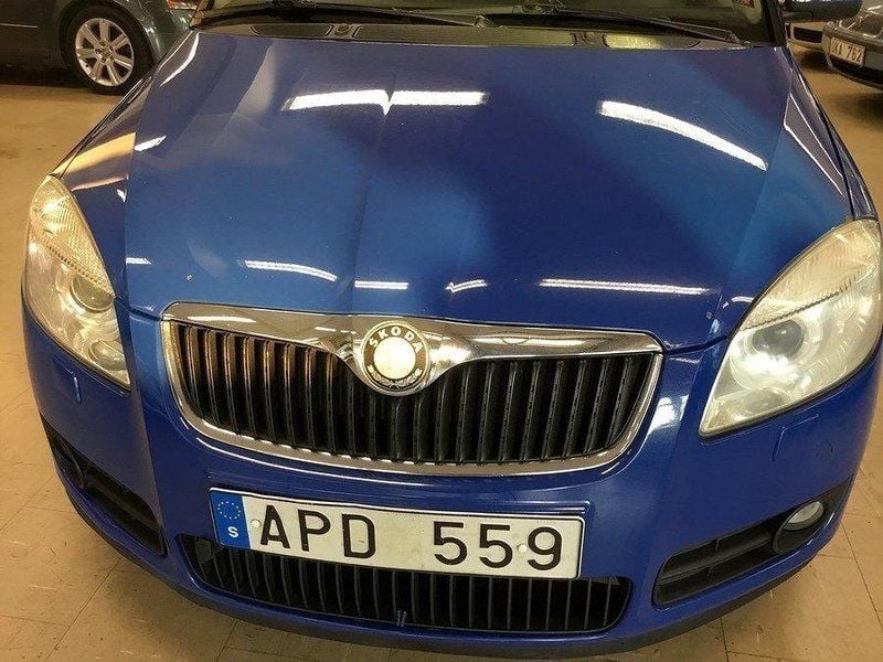 Blå Begagnad 2007 Skoda Fabia Ambiente Halvkombi | 15 900 kr (Marknadspris) - Bild 1/4
